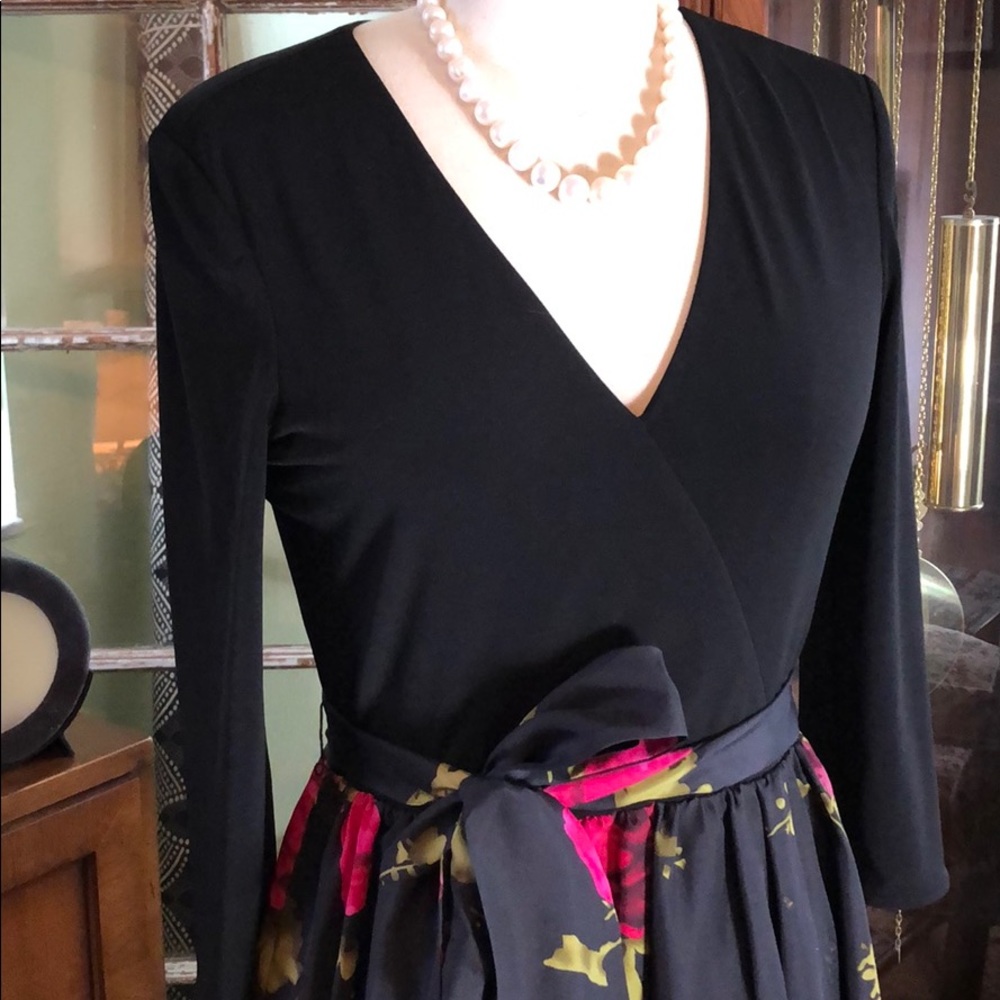 J PETERMAN FLORAL DRESS - Picture 2 of 8